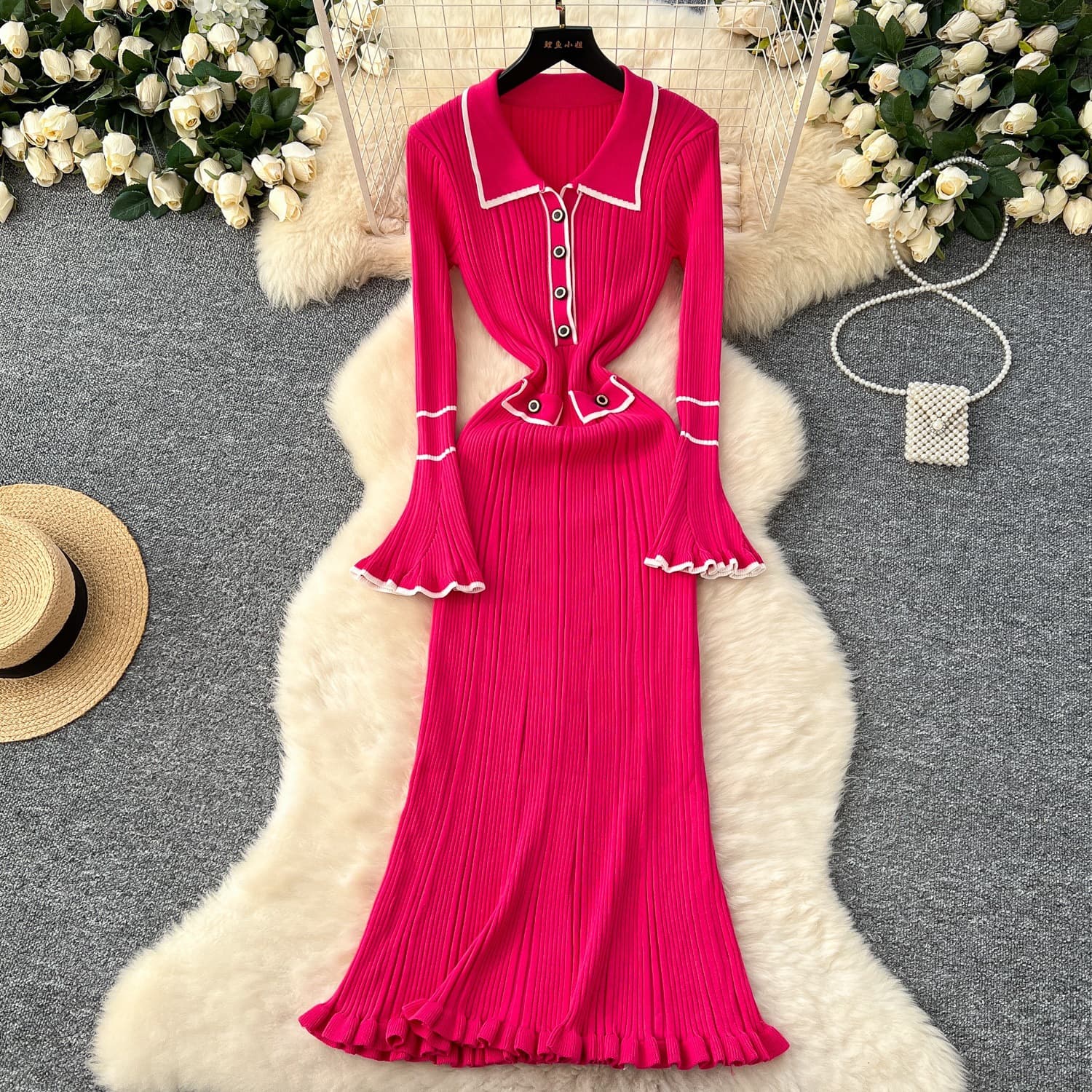 AutumnWinter Sophisticated Chanel-style Belted-peak-collar Dress With Flared Sleeves A Figure-flattering Knit Bodycon Style